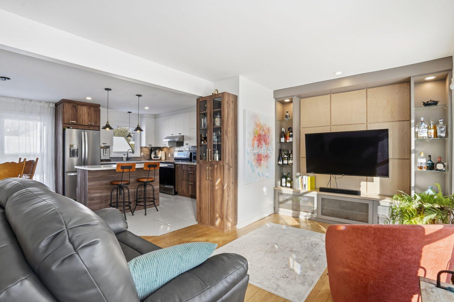 









1135


Rue Monat

,
Saint-Jean-sur-Richelieu,




QC
J2X4V5

