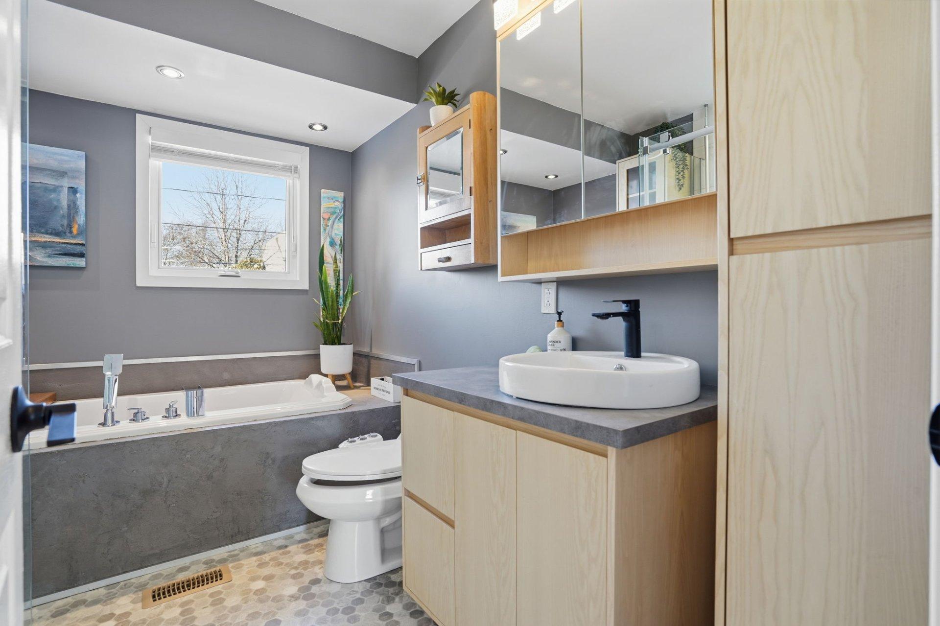 









1135


Rue Monat

,
Saint-Jean-sur-Richelieu,




QC
J2X4V5

