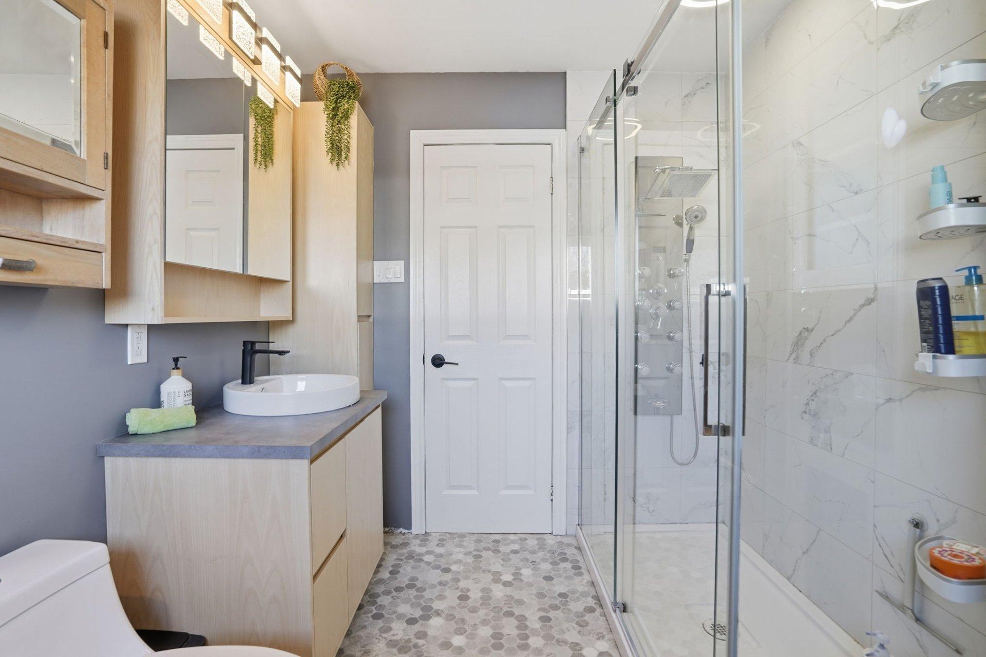 









1135


Rue Monat

,
Saint-Jean-sur-Richelieu,




QC
J2X4V5

