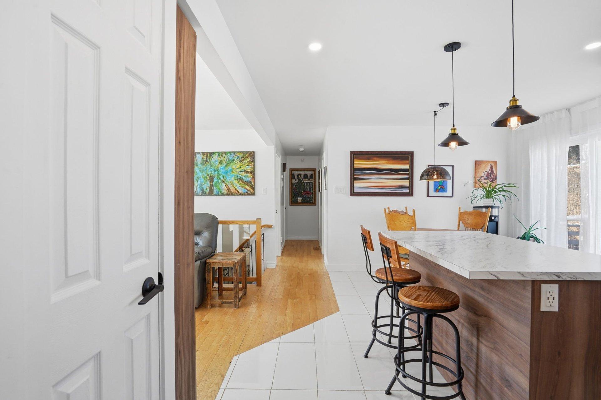 









1135


Rue Monat

,
Saint-Jean-sur-Richelieu,




QC
J2X4V5

