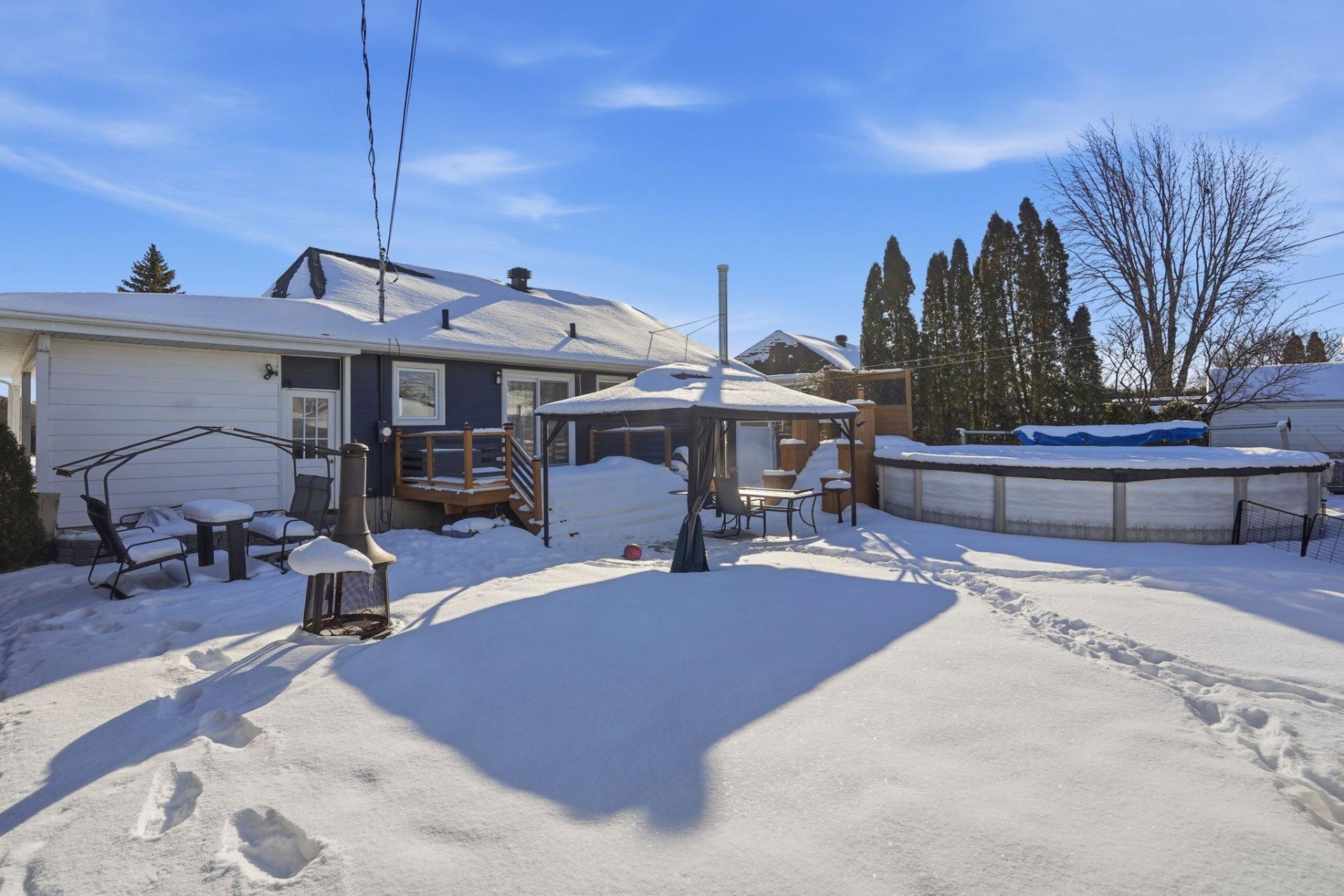 









1135


Rue Monat

,
Saint-Jean-sur-Richelieu,




QC
J2X4V5

