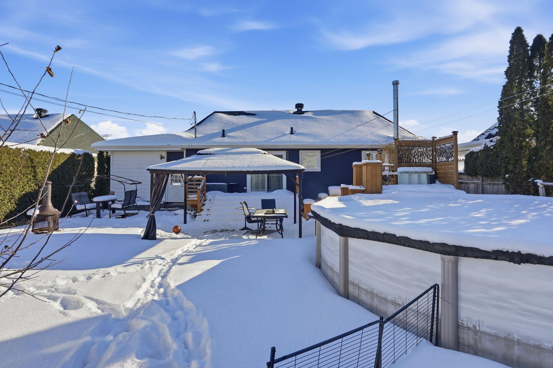 









1135


Rue Monat

,
Saint-Jean-sur-Richelieu,




QC
J2X4V5

