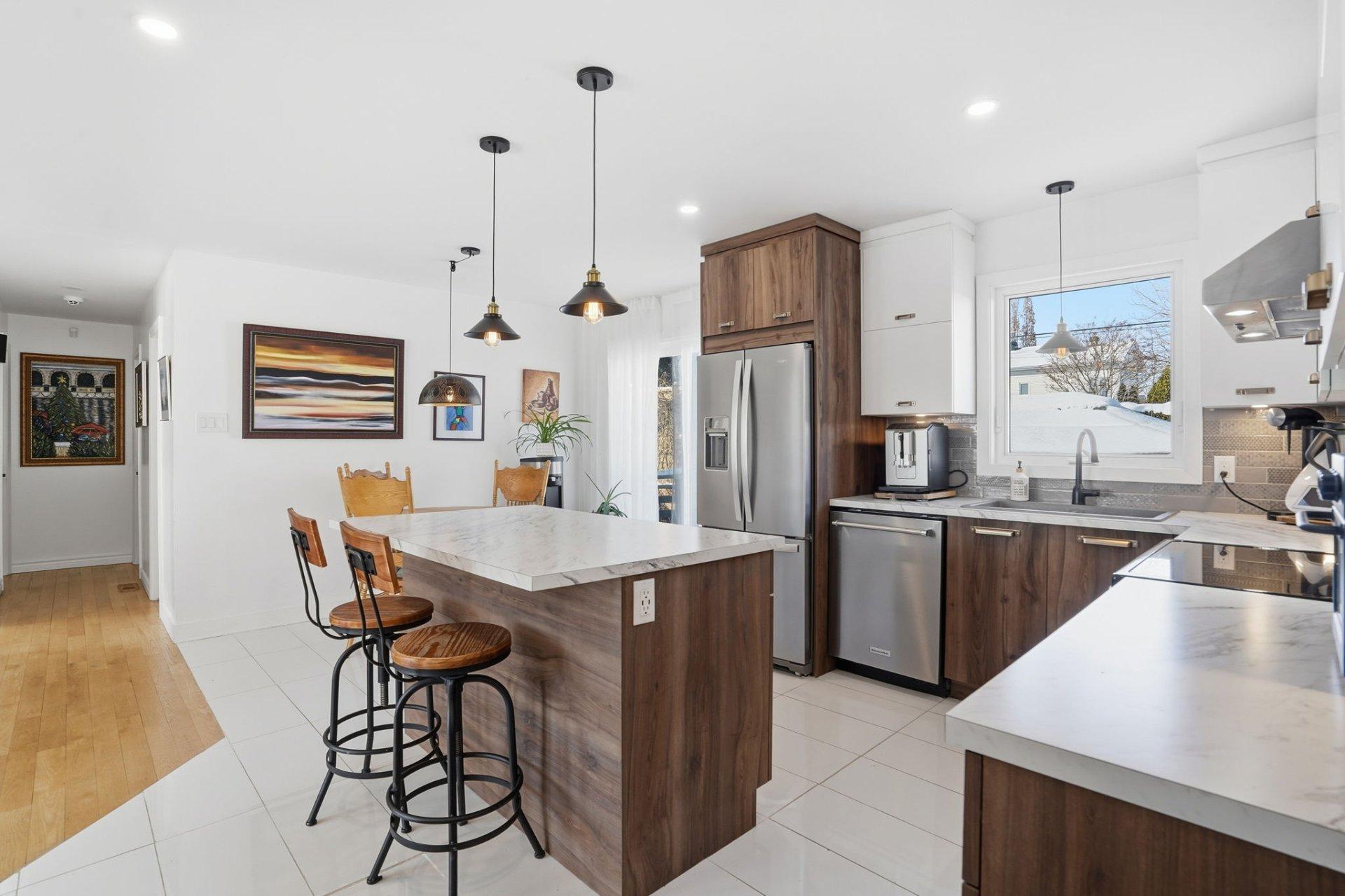 









1135


Rue Monat

,
Saint-Jean-sur-Richelieu,




QC
J2X4V5

