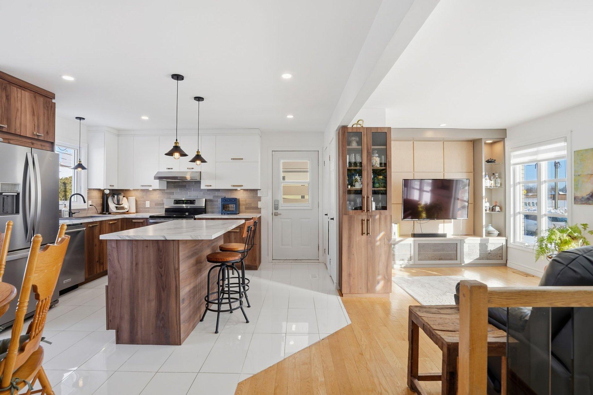 









1135


Rue Monat

,
Saint-Jean-sur-Richelieu,




QC
J2X4V5

