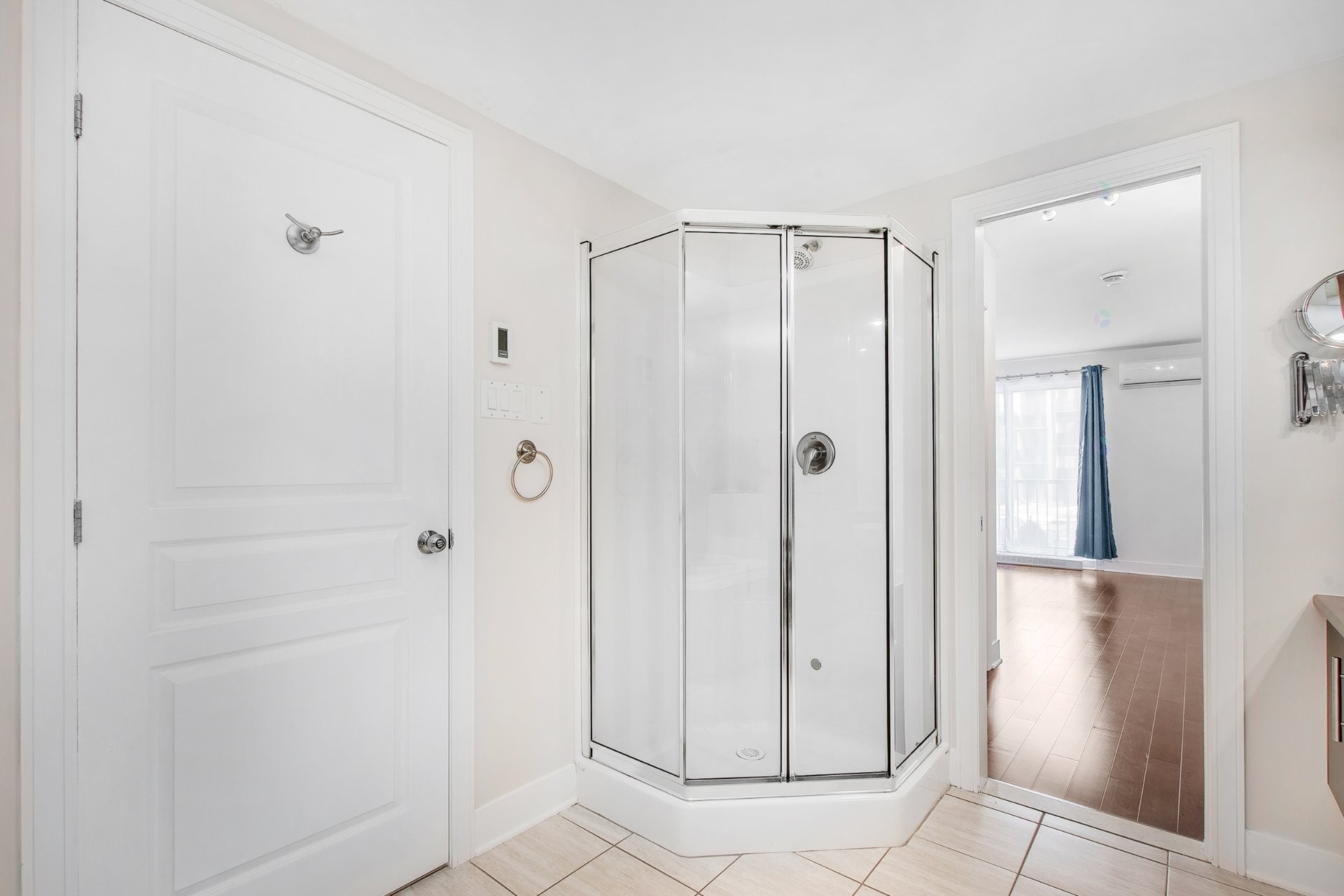 









691


Mtée des Pionniers

, 201,
Terrebonne (Lachenaie),




QC
J6V1T7

