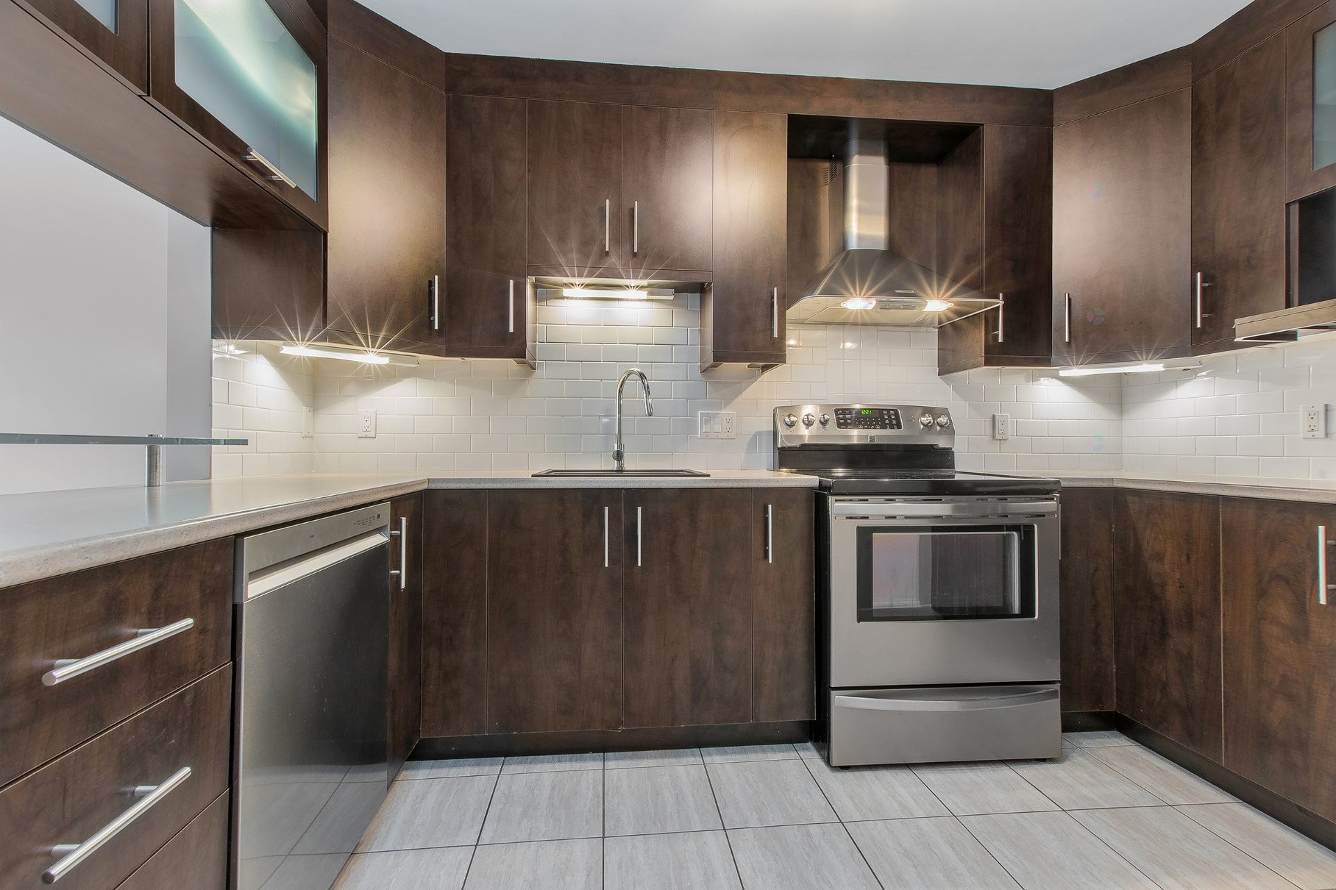 









691


Mtée des Pionniers

, 201,
Terrebonne (Lachenaie),




QC
J6V1T7

