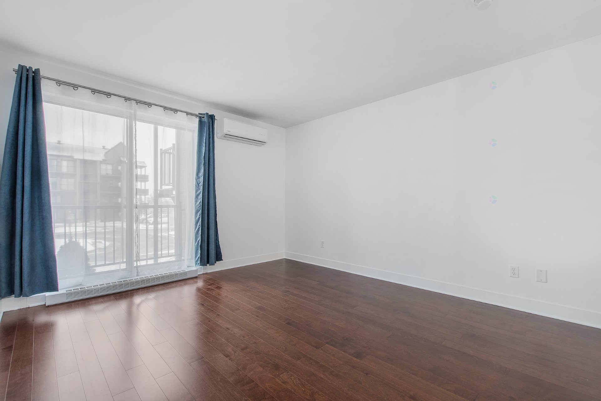 









691


Mtée des Pionniers

, 201,
Terrebonne (Lachenaie),




QC
J6V1T7

