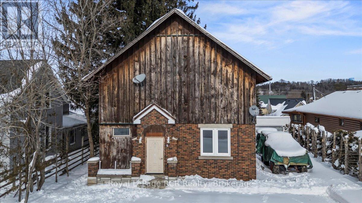 












4 CAYLEY STREET

,
Brockton,




Ontario
N0G2V0

