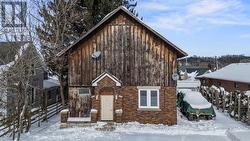 Welcome to 4 Cayley Street