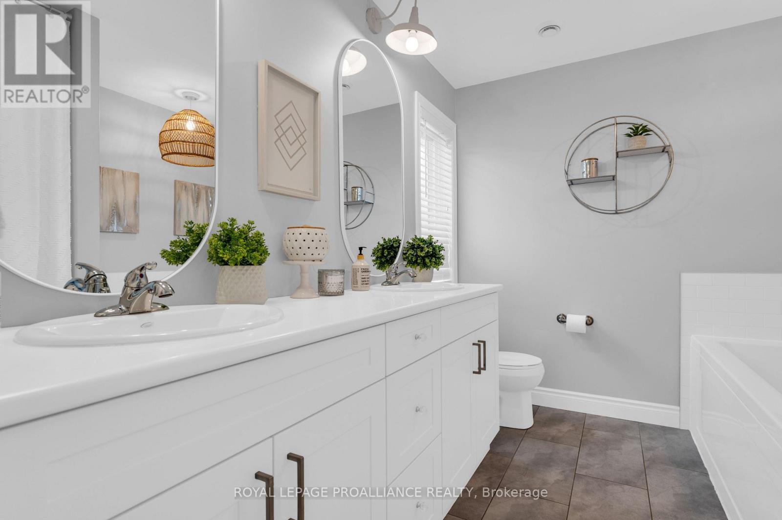 












117 DAY ROAD

,
Alnwick/Haldimand,




Ontario
K0K1M0

