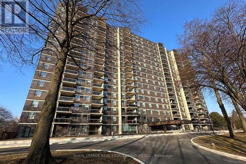 966 Inverhouse Dr front of building facing east