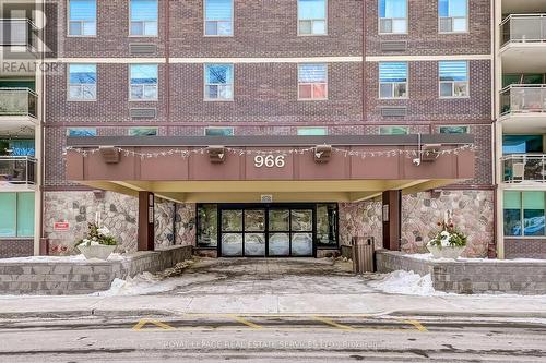 966 Inverhouse Dr. front entrance