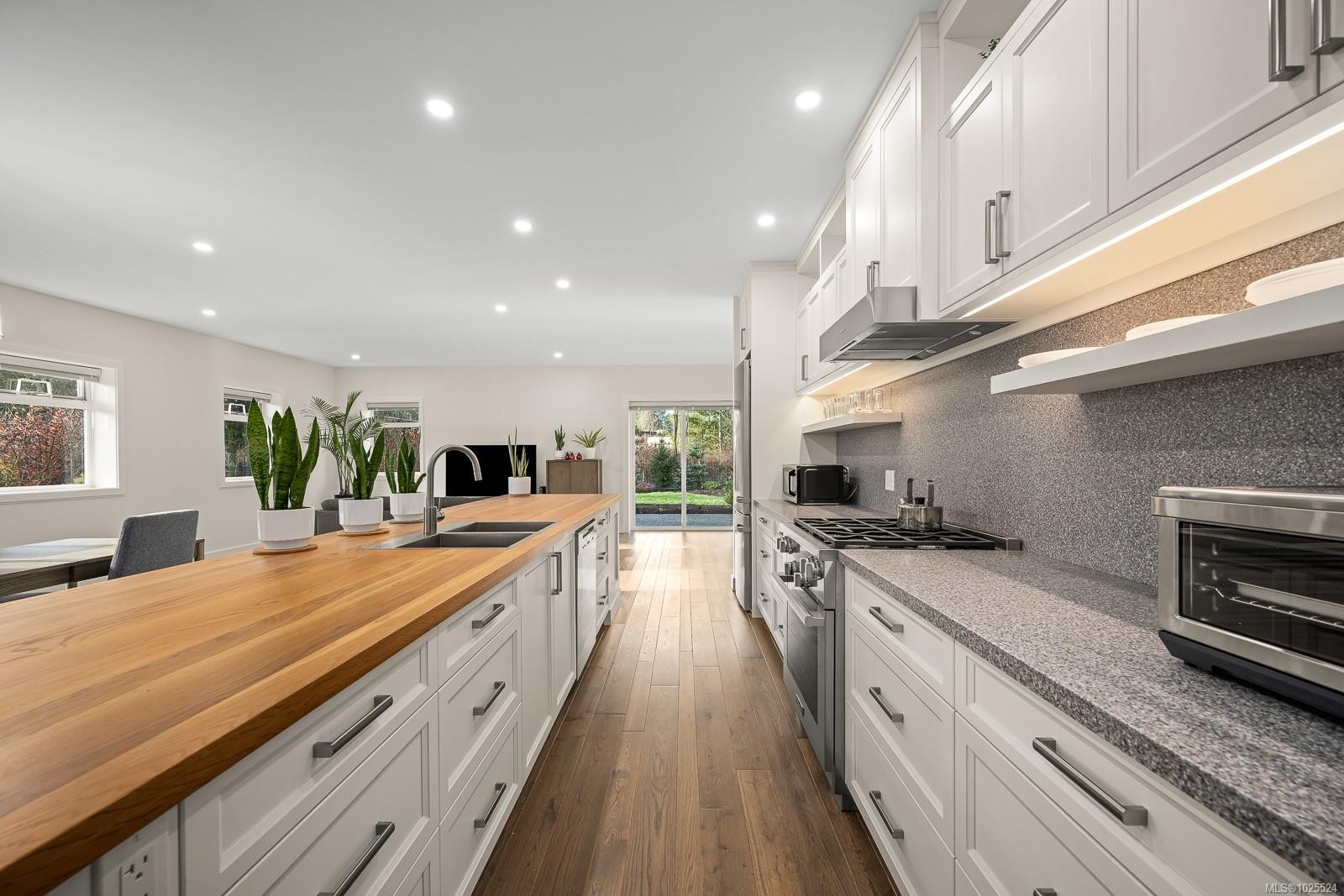 









3767


Maple

Lane,
Royston,




BC
V0R 2V0

