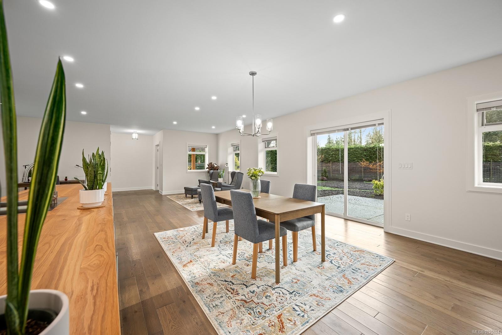 









3767


Maple

Lane,
Royston,




BC
V0R 2V0

