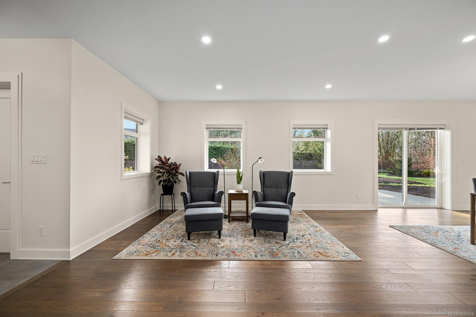 









3767


Maple

Lane,
Royston,




BC
V0R 2V0

