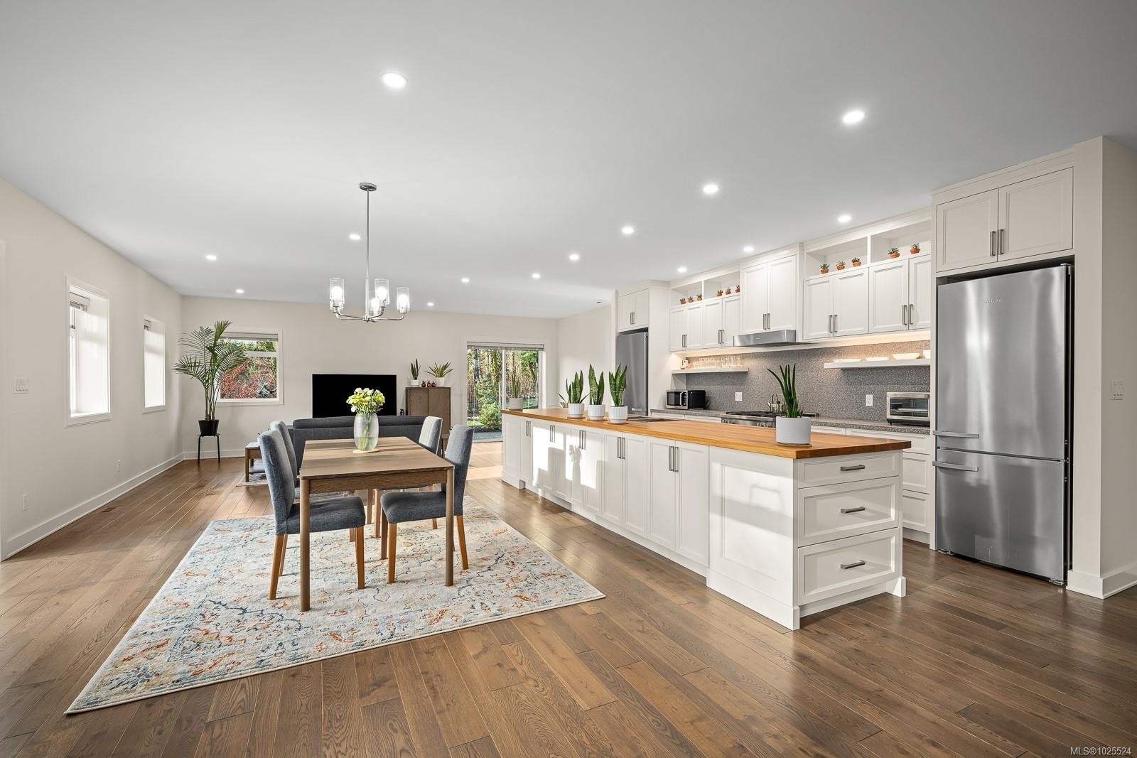 









3767


Maple

Lane,
Royston,




BC
V0R 2V0

