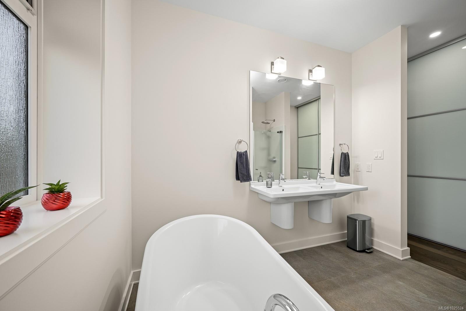 









3767


Maple

Lane,
Royston,




BC
V0R 2V0

