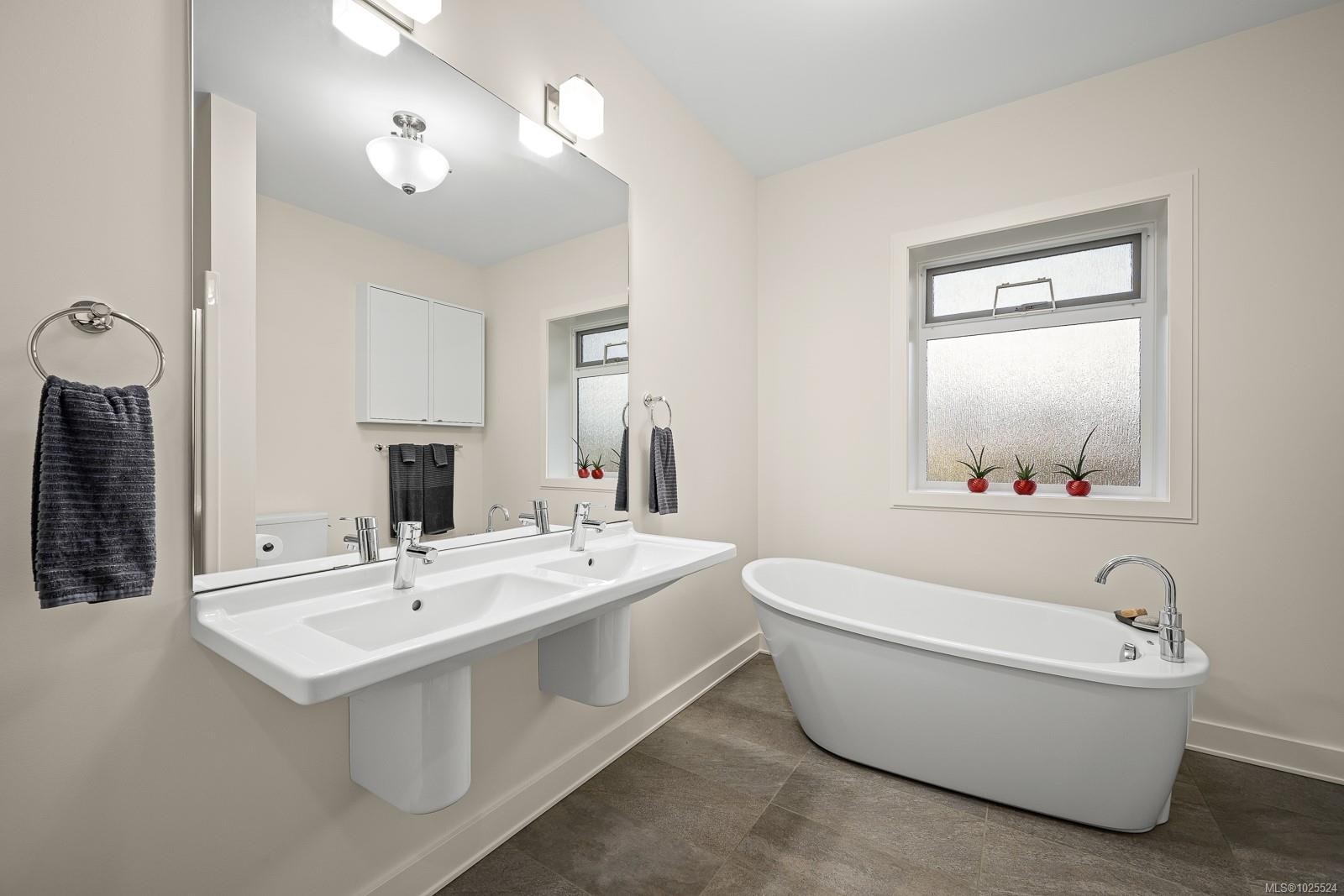 









3767


Maple

Lane,
Royston,




BC
V0R 2V0

