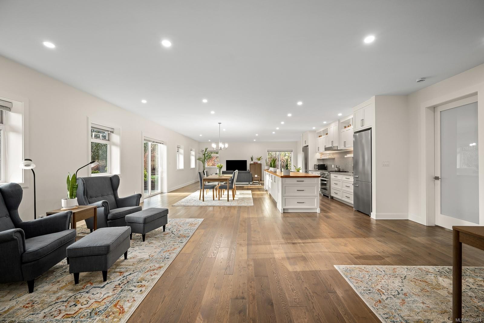 









3767


Maple

Lane,
Royston,




BC
V0R 2V0

