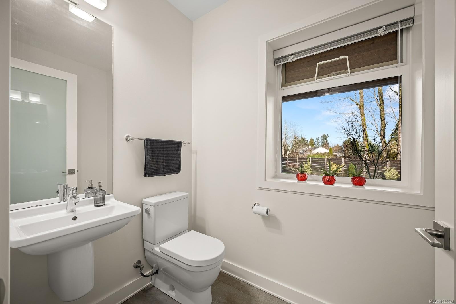 









3767


Maple

Lane,
Royston,




BC
V0R 2V0

