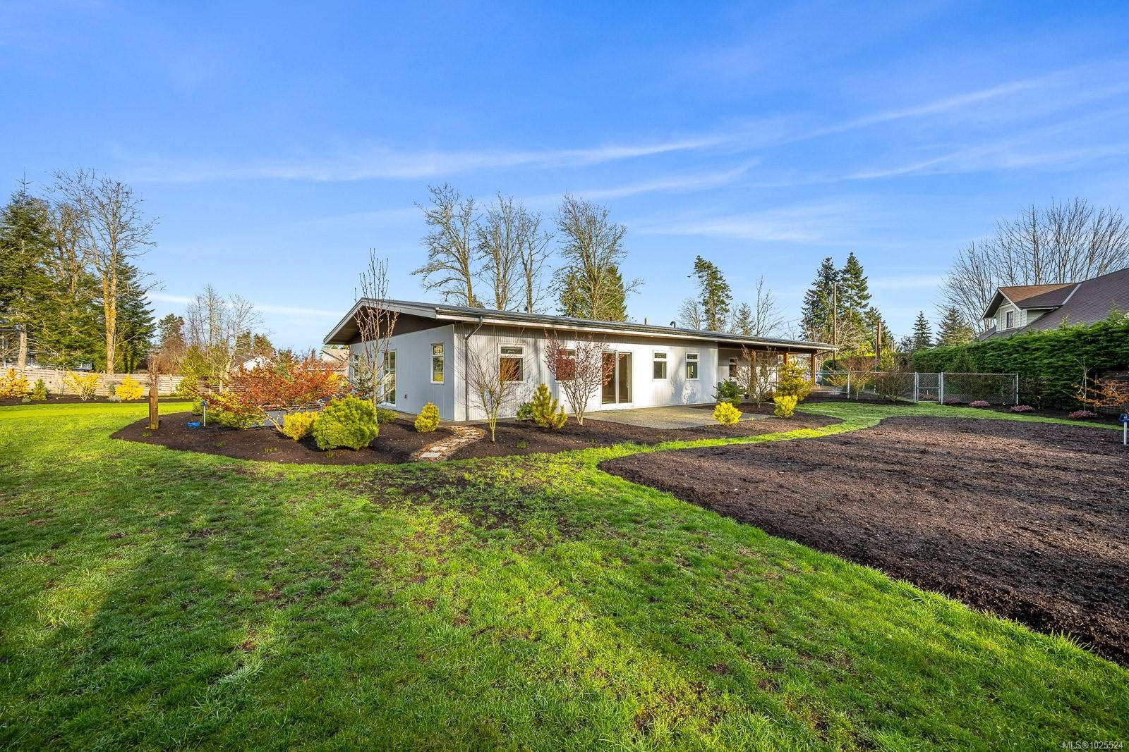 









3767


Maple

Lane,
Royston,




BC
V0R 2V0

