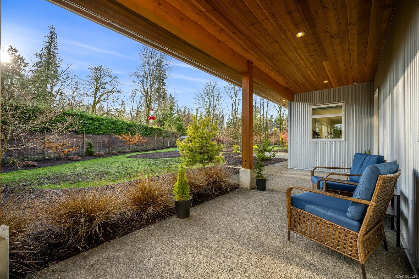 









3767


Maple

Lane,
Royston,




BC
V0R 2V0

