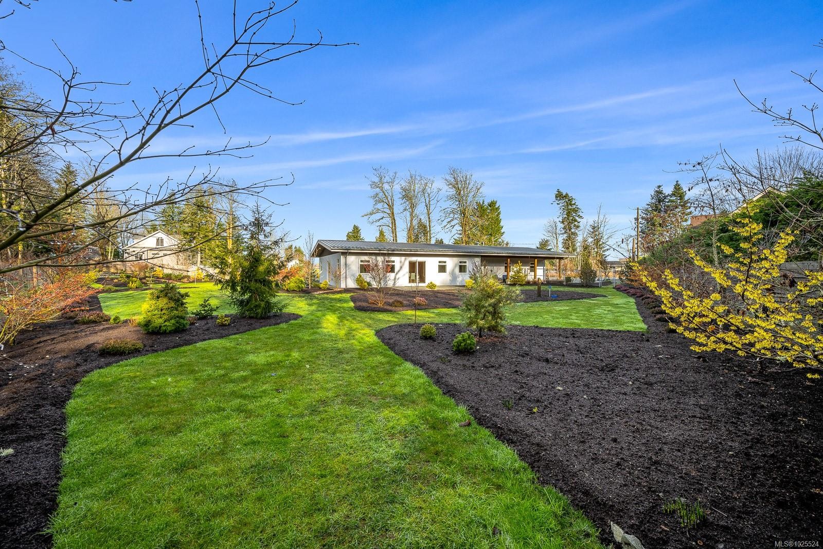 









3767


Maple

Lane,
Royston,




BC
V0R 2V0

