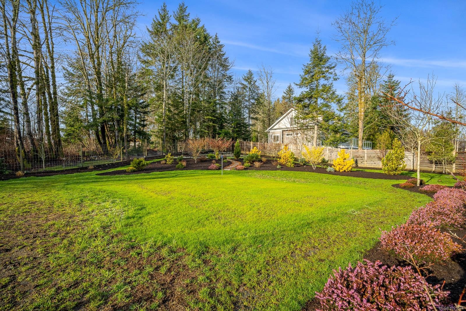 









3767


Maple

Lane,
Royston,




BC
V0R 2V0

