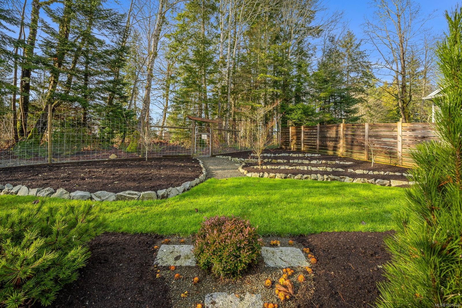 









3767


Maple

Lane,
Royston,




BC
V0R 2V0

