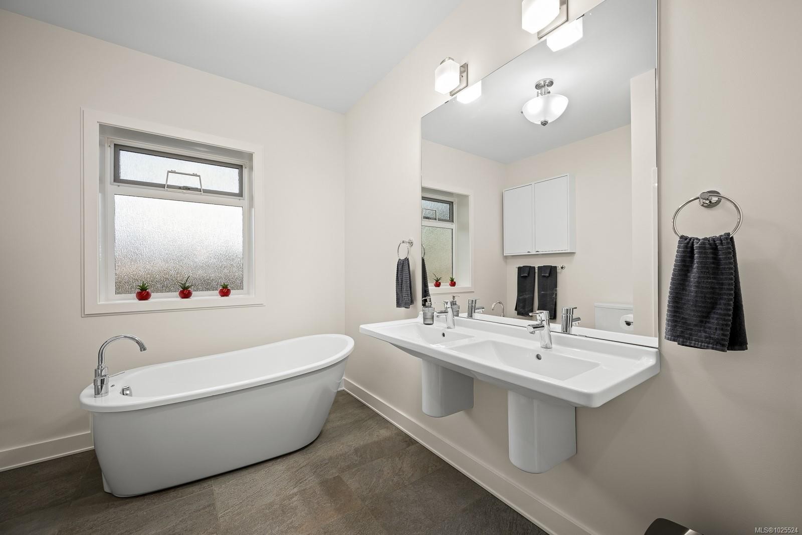 









3767


Maple

Lane,
Royston,




BC
V0R 2V0

