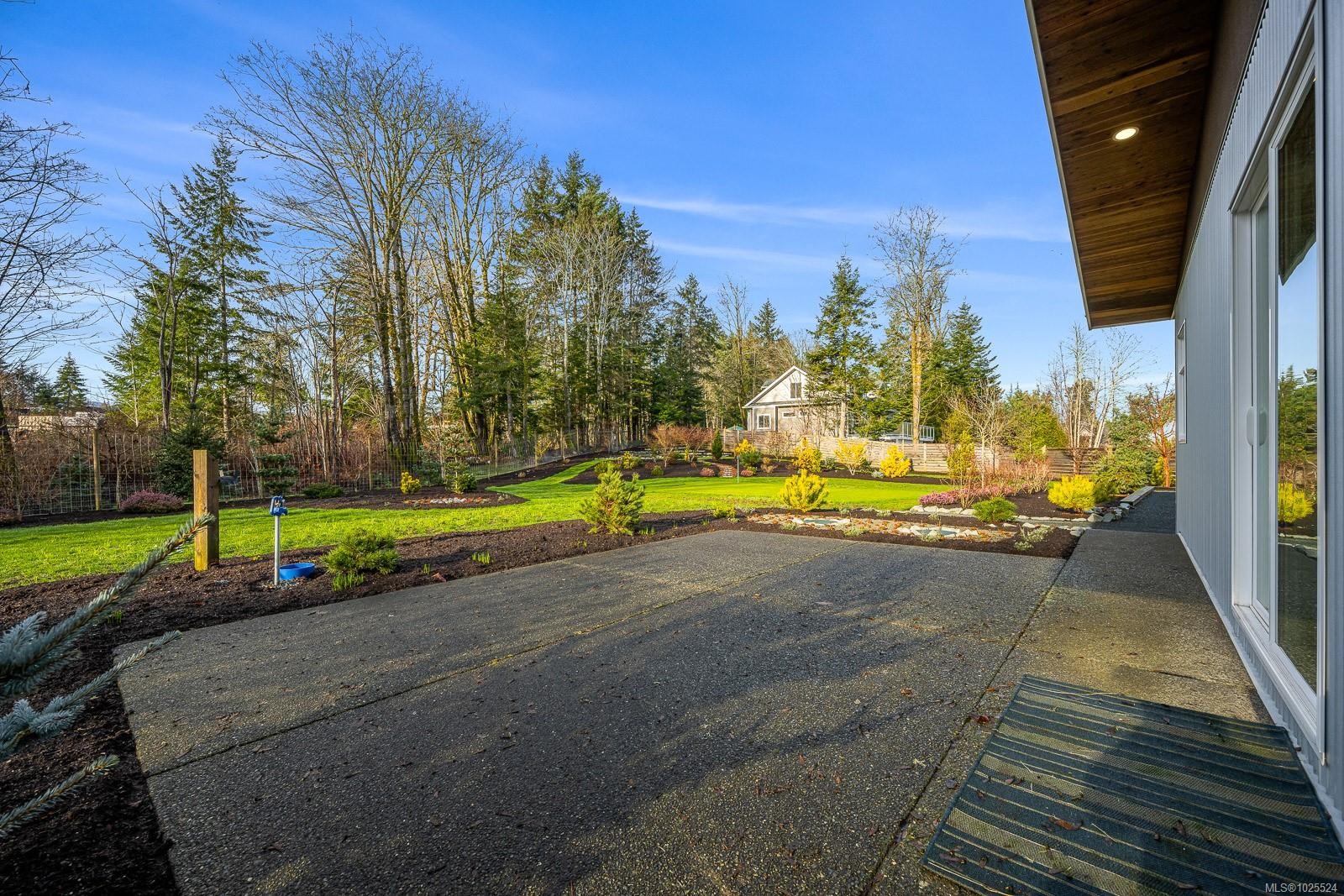 









3767


Maple

Lane,
Royston,




BC
V0R 2V0

