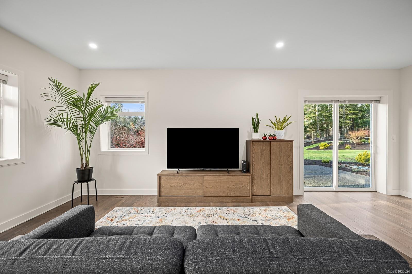 









3767


Maple

Lane,
Royston,




BC
V0R 2V0

