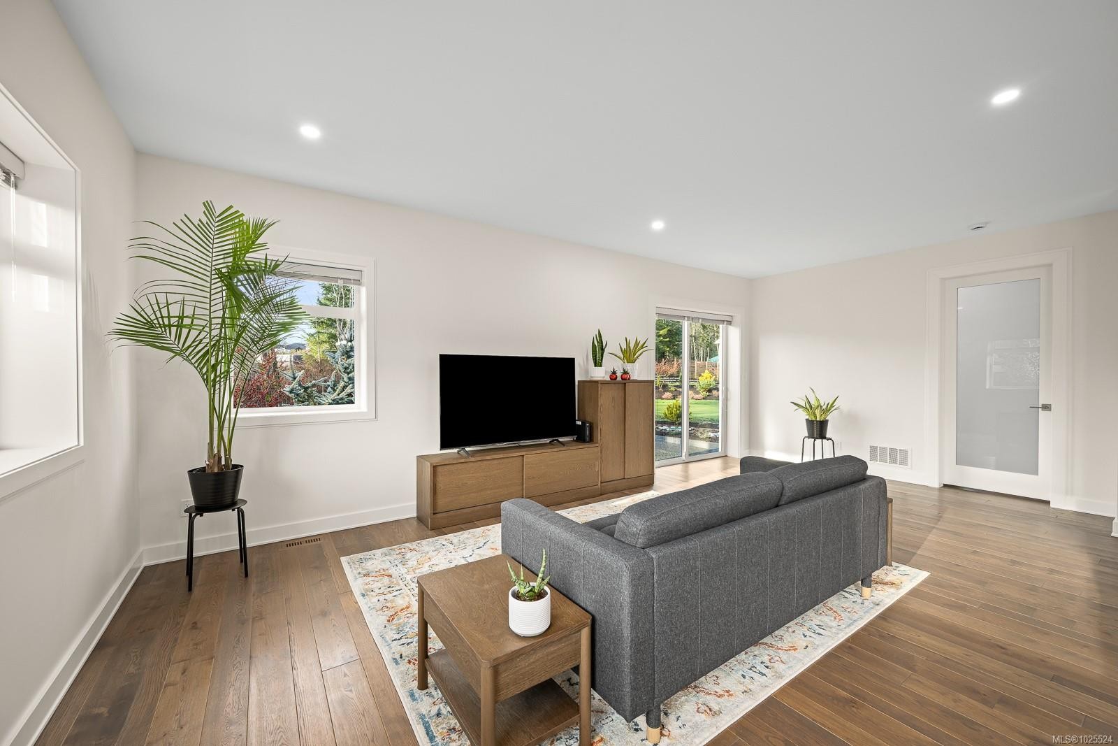 









3767


Maple

Lane,
Royston,




BC
V0R 2V0

