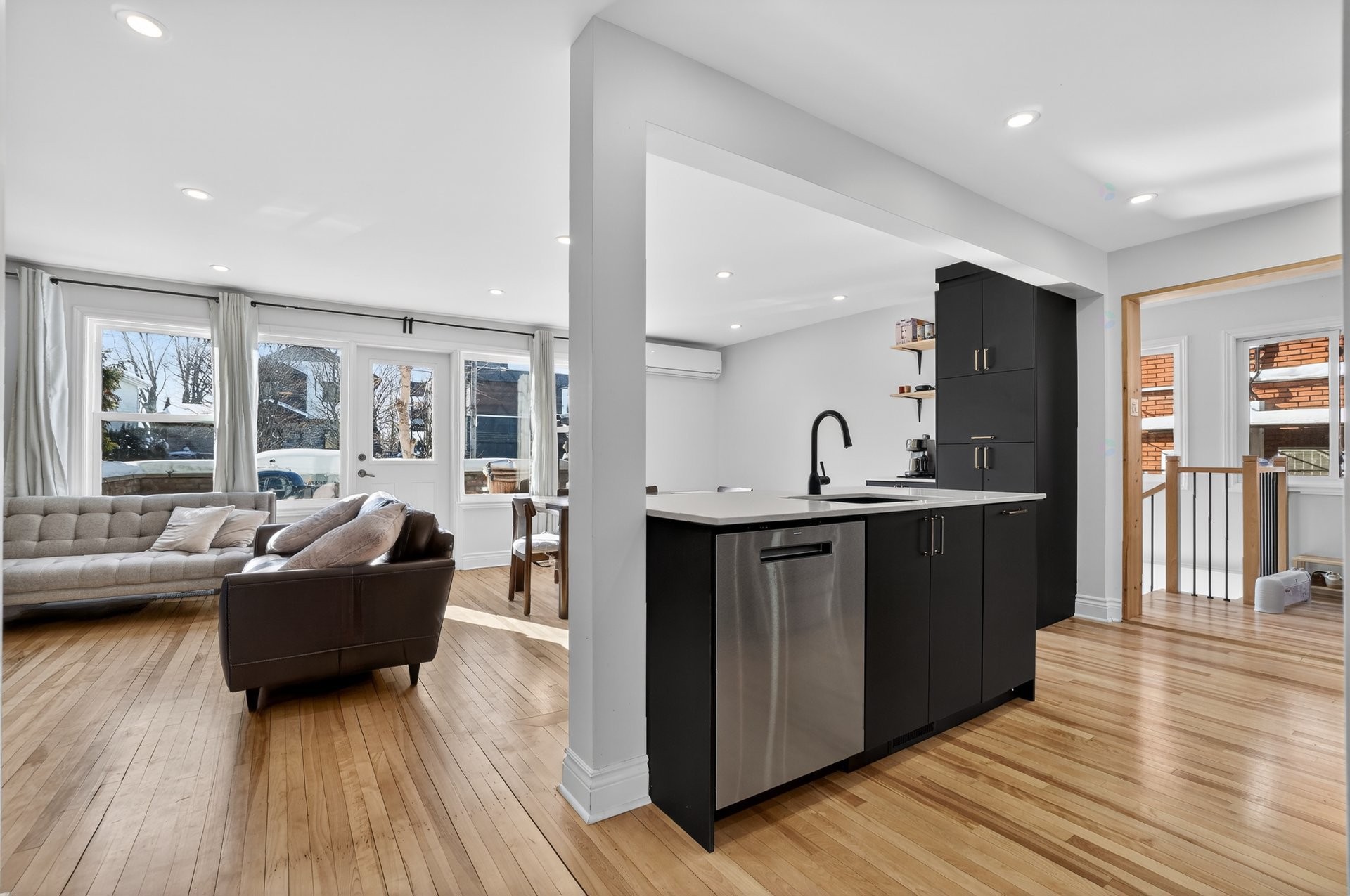 









189

 - 191


Boul. des Prairies

,
Laval (Laval-des-Rapides),




QC
H7N2T8

