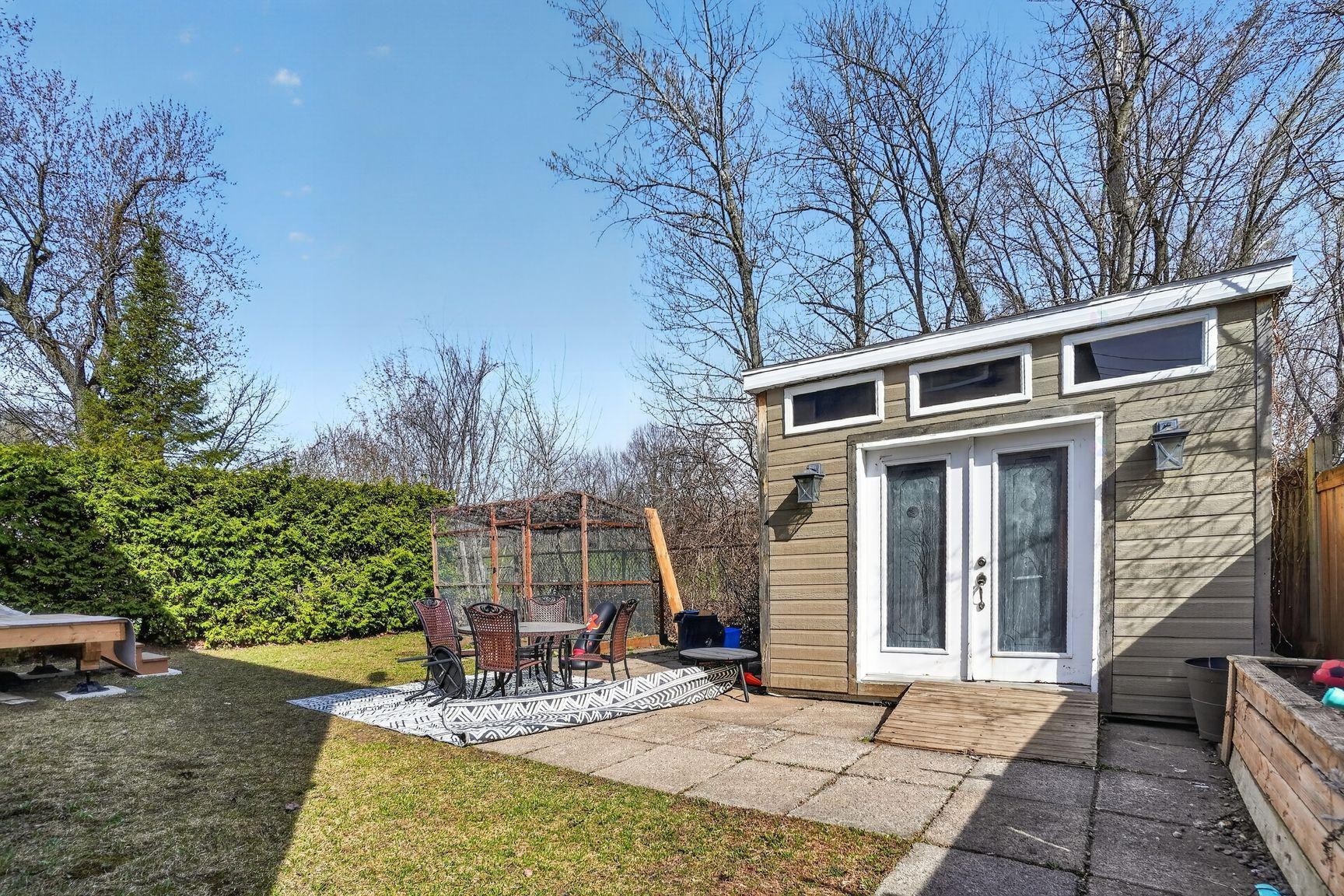 









189

 - 191


Boul. des Prairies

,
Laval (Laval-des-Rapides),




QC
H7N2T8

