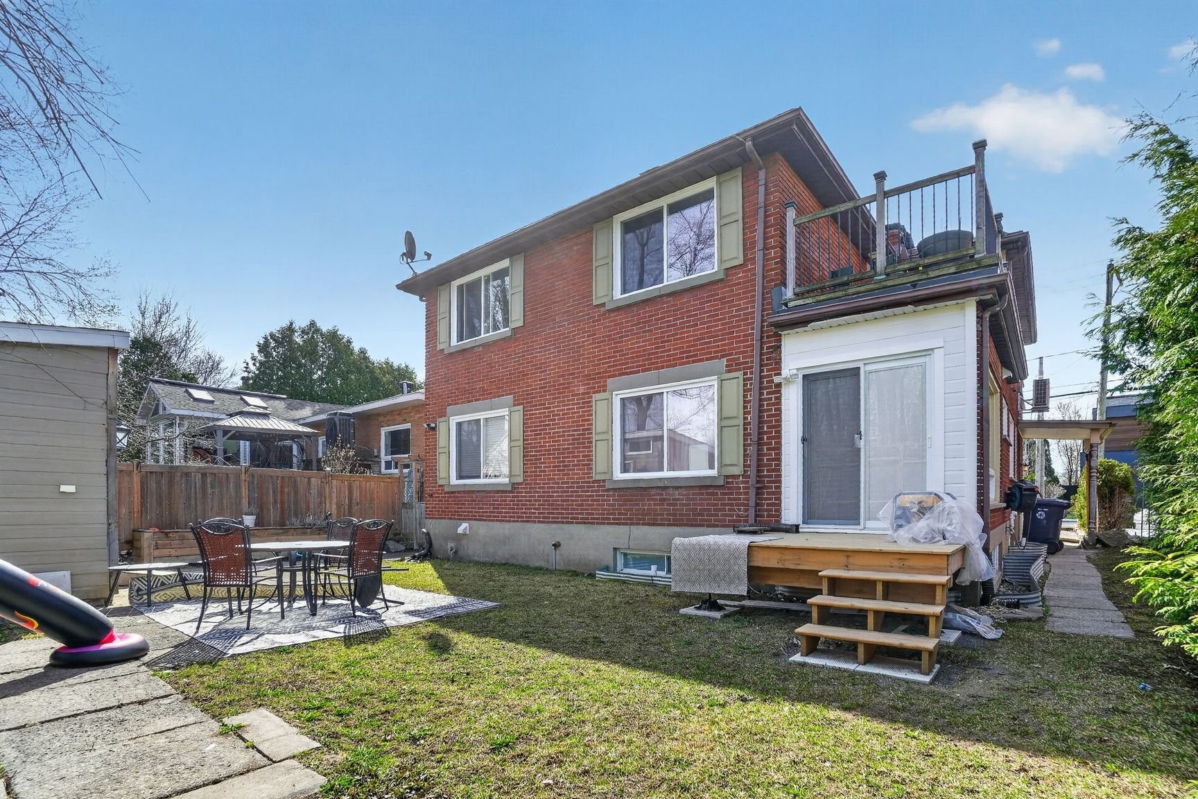 









189

 - 191


Boul. des Prairies

,
Laval (Laval-des-Rapides),




QC
H7N2T8

