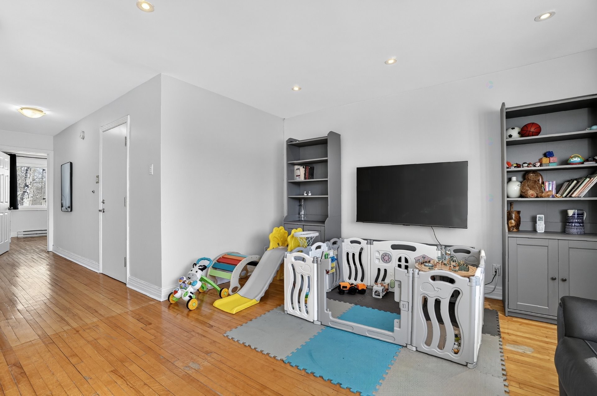 









189

 - 191


Boul. des Prairies

,
Laval (Laval-des-Rapides),




QC
H7N2T8

