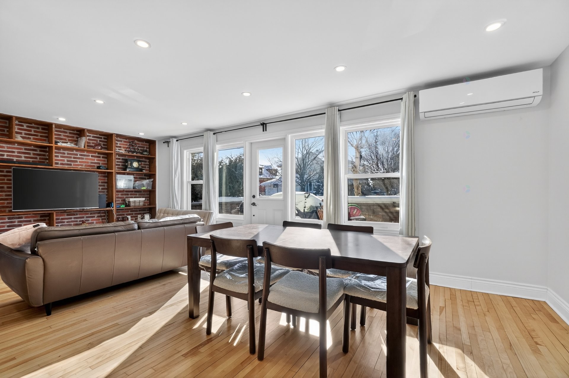 









189

 - 191


Boul. des Prairies

,
Laval (Laval-des-Rapides),




QC
H7N2T8

