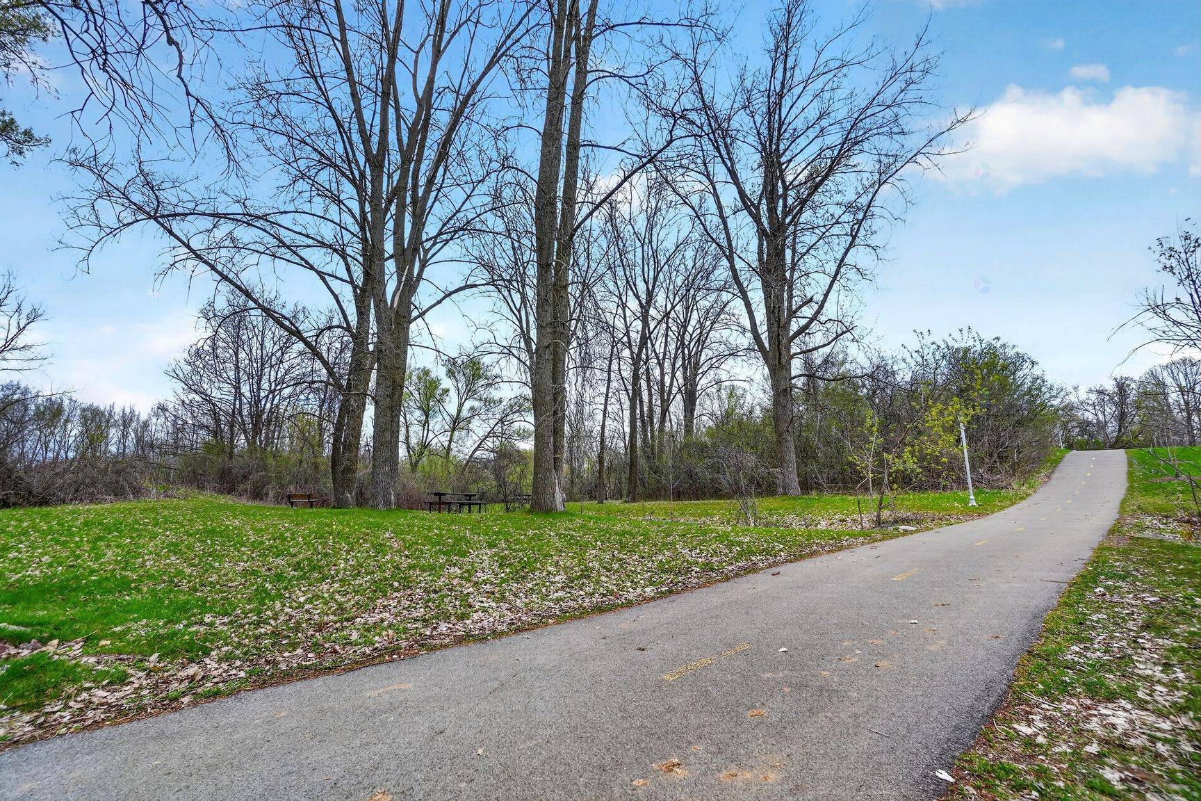 









189

 - 191


Boul. des Prairies

,
Laval (Laval-des-Rapides),




QC
H7N2T8


