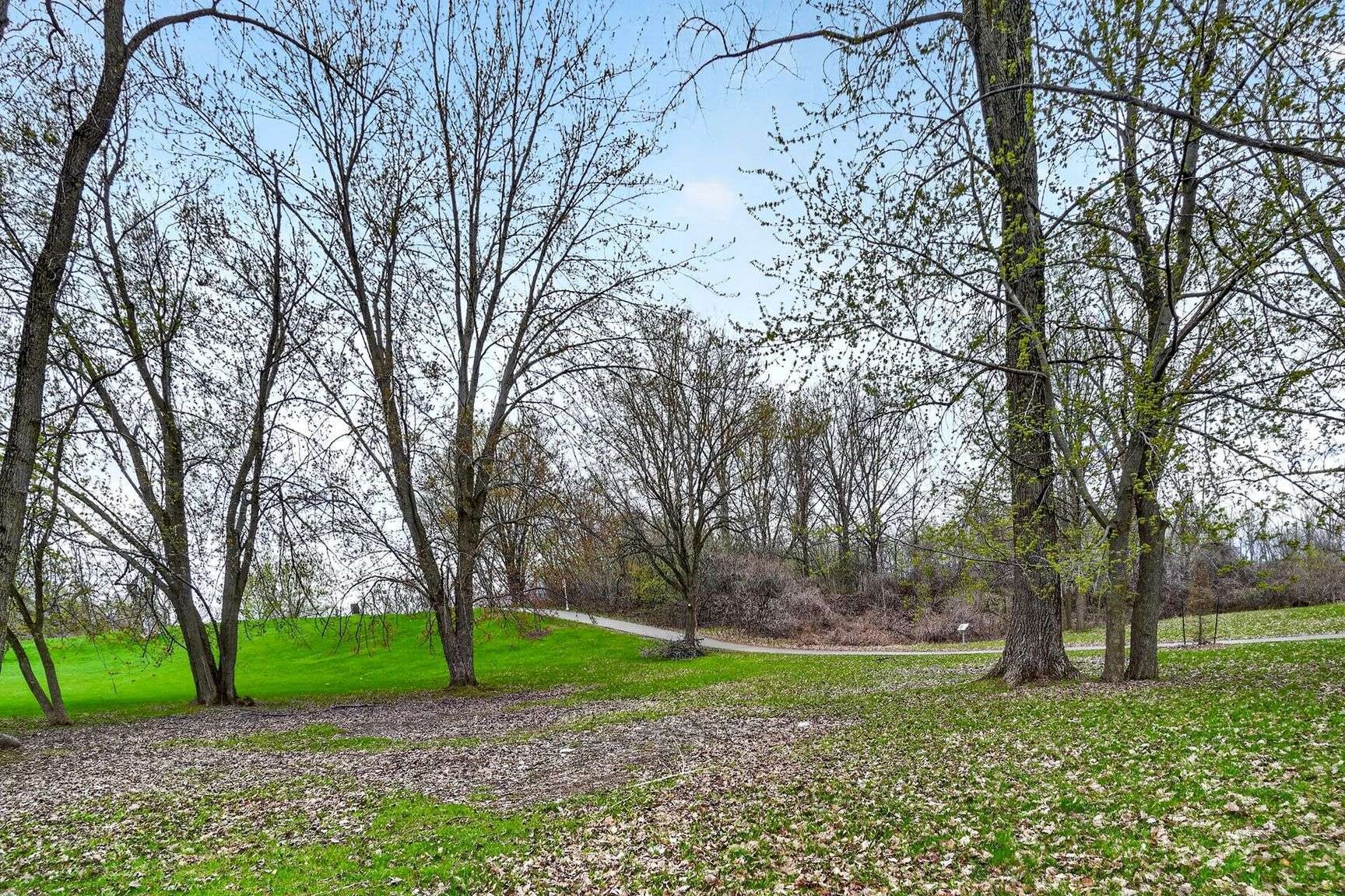 









189

 - 191


Boul. des Prairies

,
Laval (Laval-des-Rapides),




QC
H7N2T8

