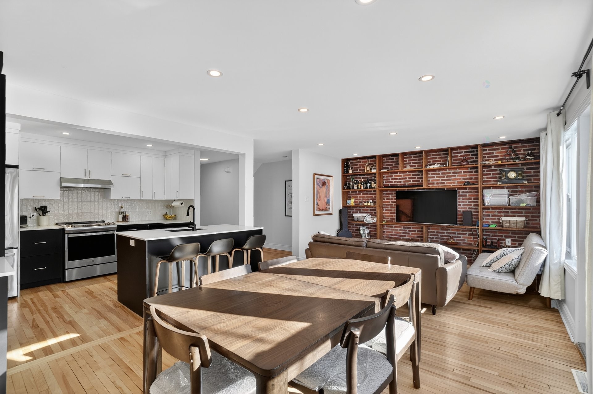 









189

 - 191


Boul. des Prairies

,
Laval (Laval-des-Rapides),




QC
H7N2T8

