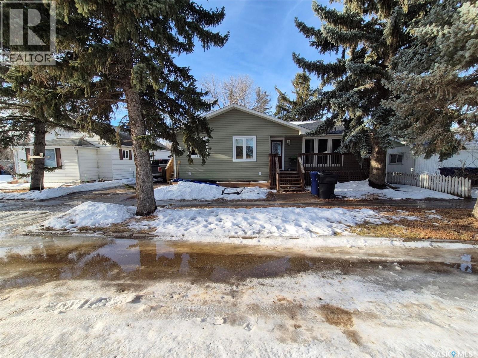 












236 1st STREET E

,
Leader,




Saskatchewan
S0N1H0

