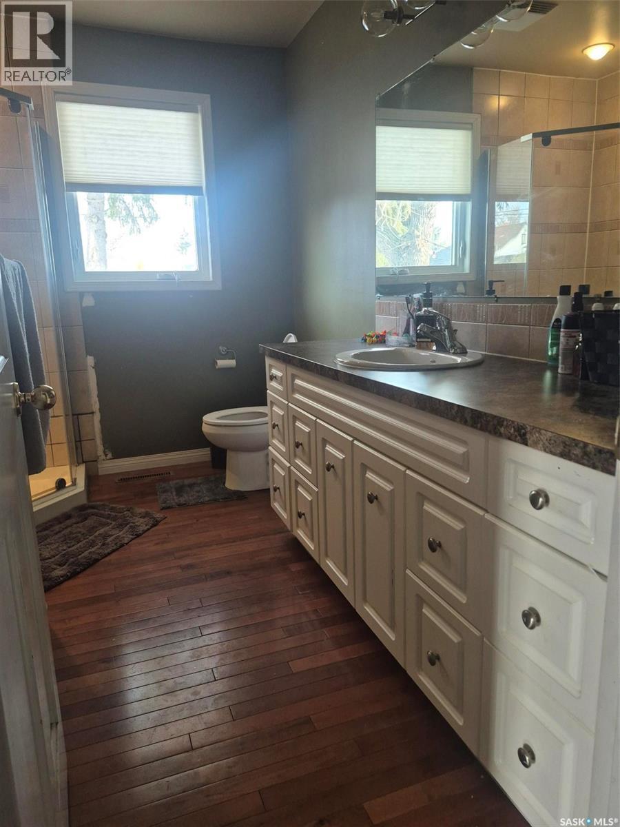 












236 1st STREET E

,
Leader,




Saskatchewan
S0N1H0

