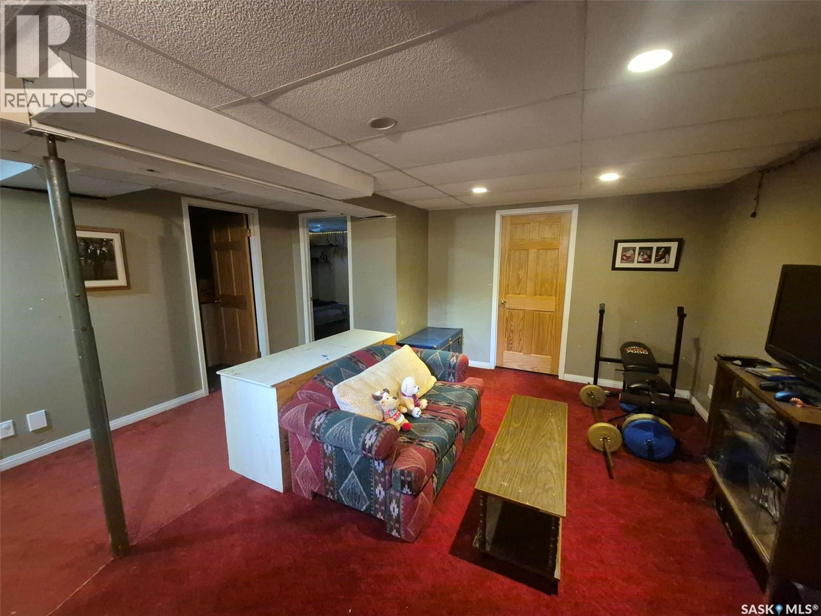 












236 1st STREET E

,
Leader,




Saskatchewan
S0N1H0

