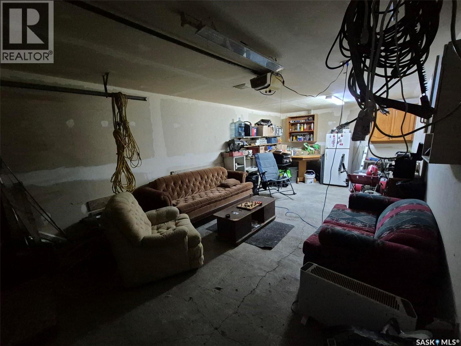 












236 1st STREET E

,
Leader,




Saskatchewan
S0N1H0

