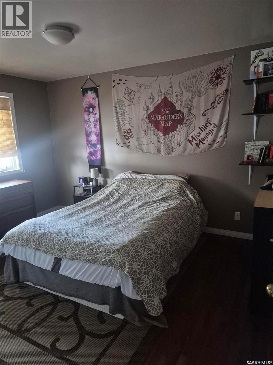 












236 1st STREET E

,
Leader,




Saskatchewan
S0N1H0

