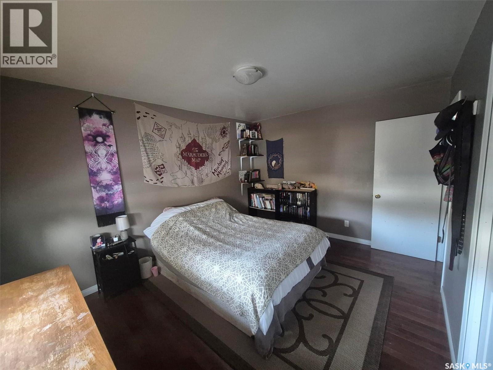 












236 1st STREET E

,
Leader,




Saskatchewan
S0N1H0

