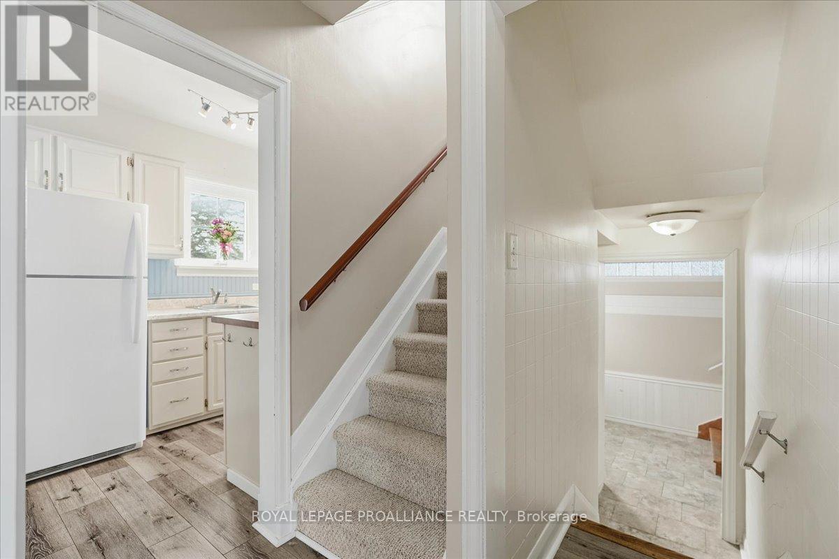 












322 DUFFERIN AVENUE

,
Belleville (Belleville Ward),




Ontario
K8N3X7

