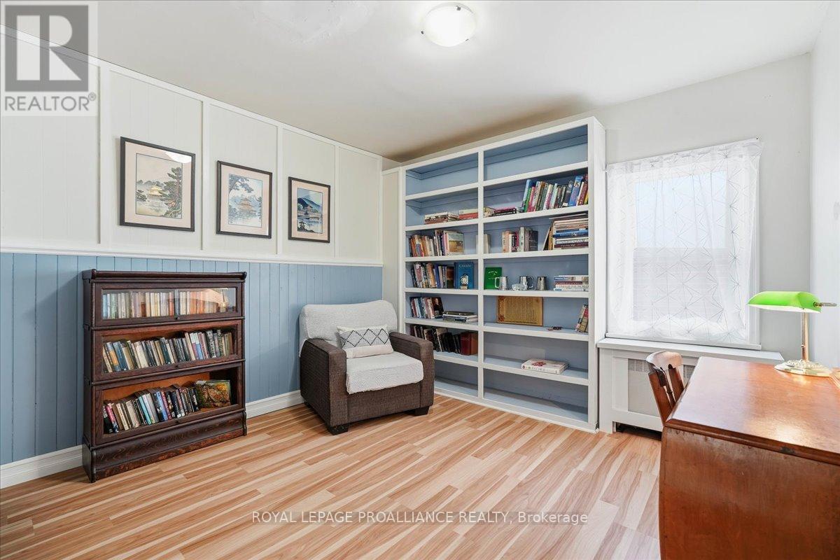 












322 DUFFERIN AVENUE

,
Belleville (Belleville Ward),




Ontario
K8N3X7

