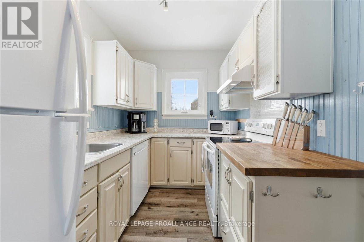 












322 DUFFERIN AVENUE

,
Belleville (Belleville Ward),




Ontario
K8N3X7

